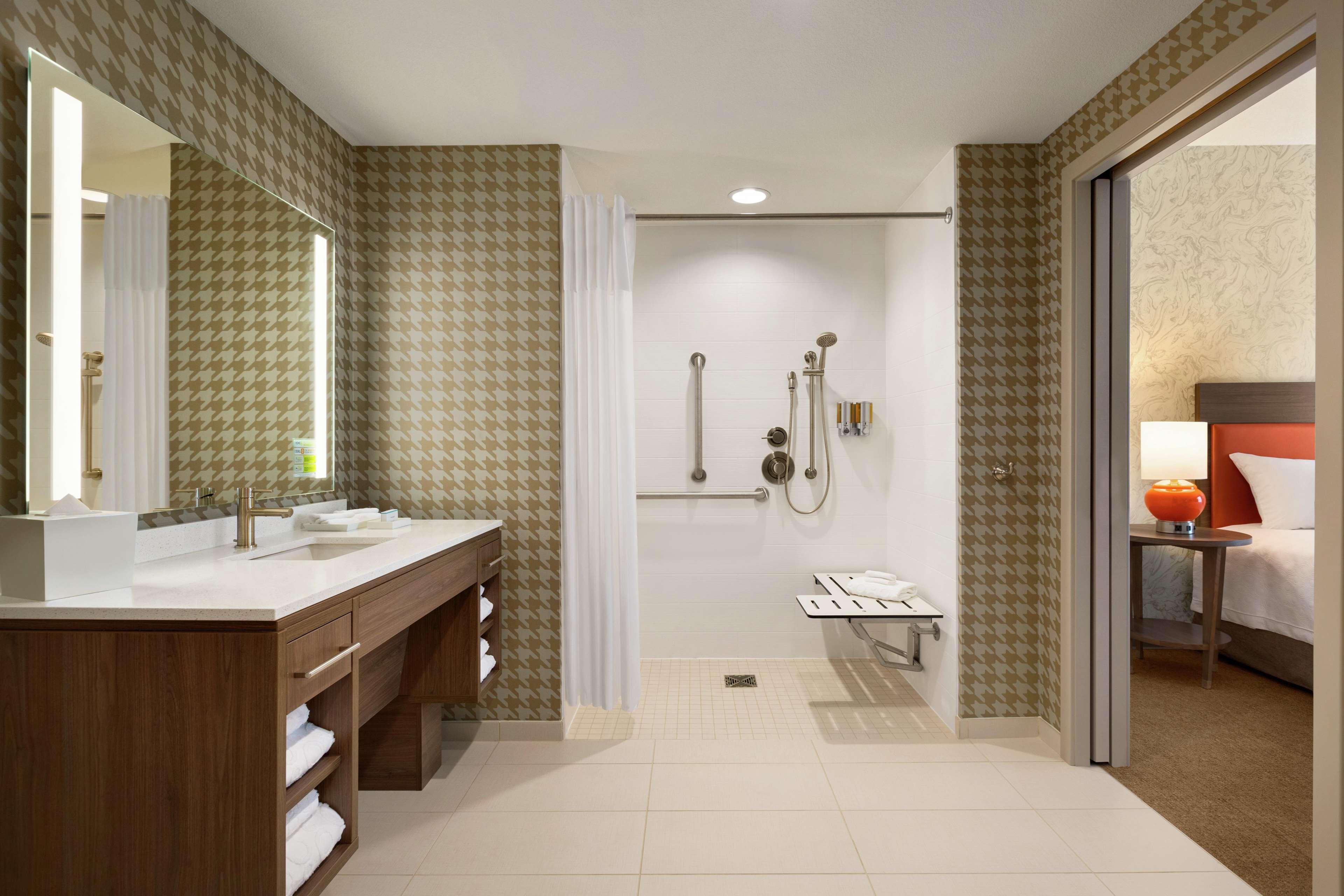 Home2 Suites By Hilton Frederick Exterior photo
