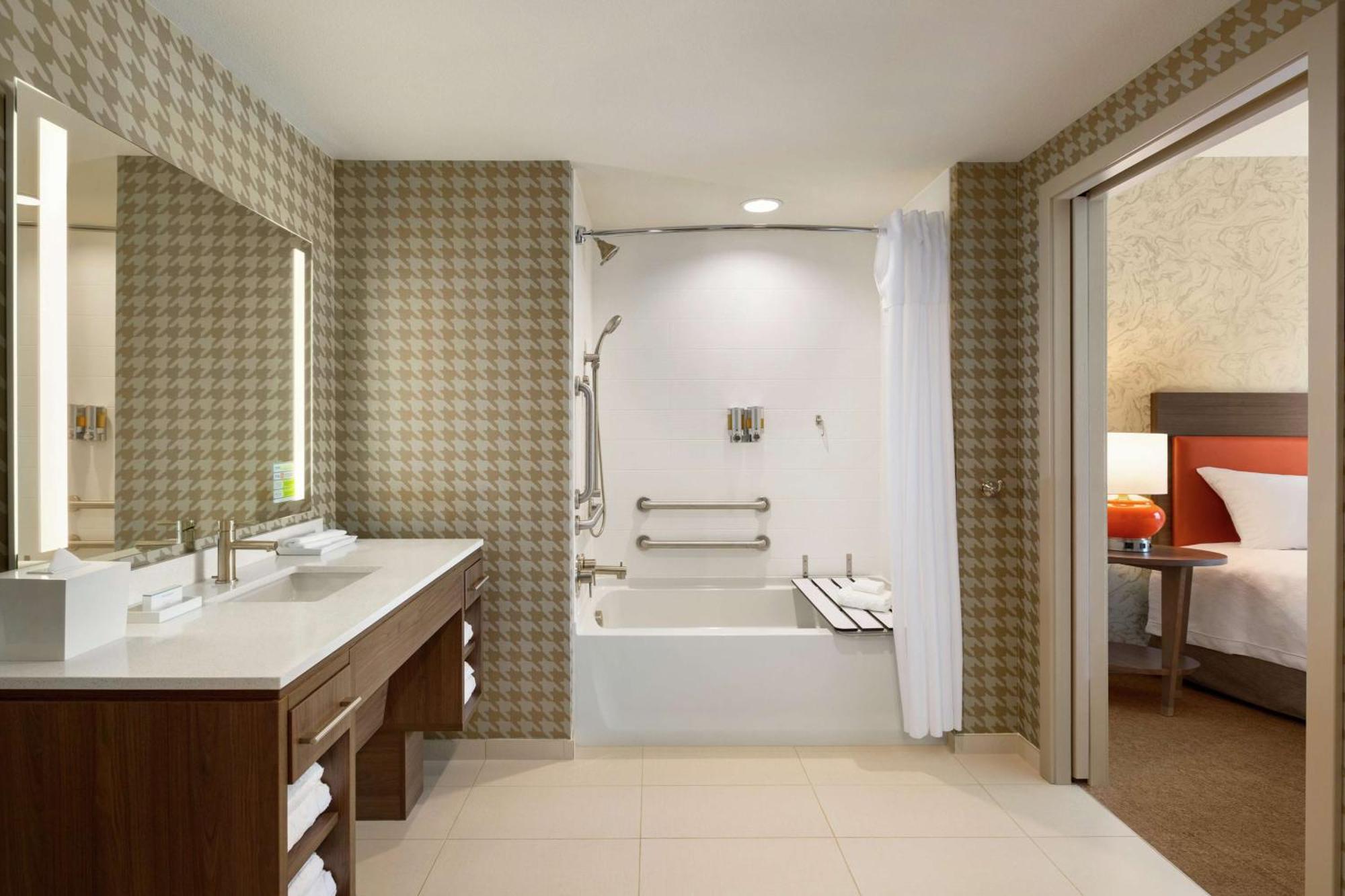 Home2 Suites By Hilton Frederick Exterior photo